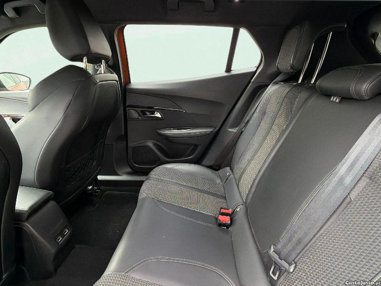 Peugeot 2008 1.2 PureTech GT Line — fotografia 4