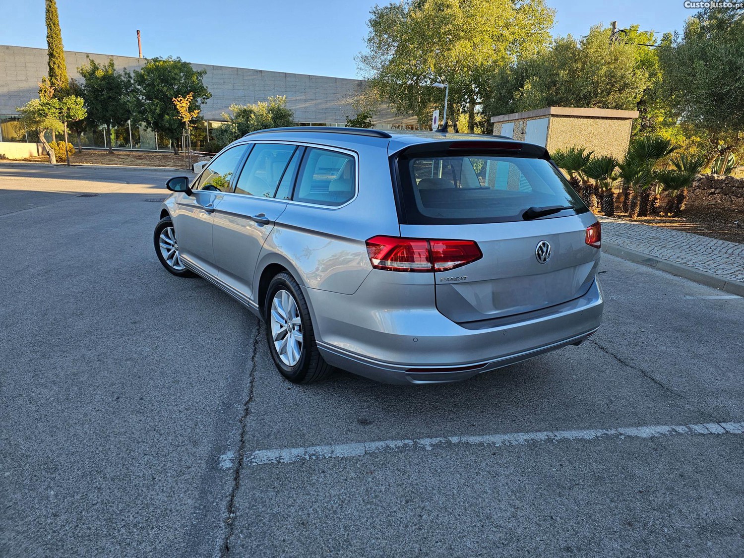 Volkswagen Passat Variant 2.0 TDi Confortline — fotografia 2