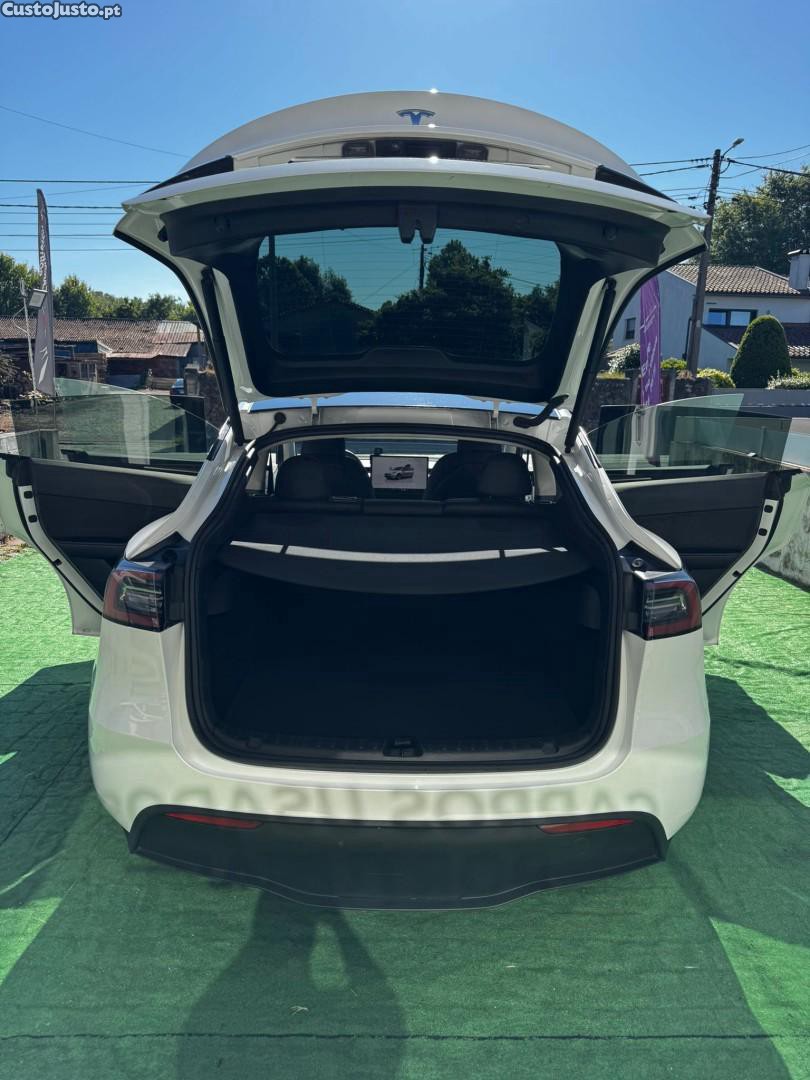 Tesla Model Y Tração Traseira — fotografia 3