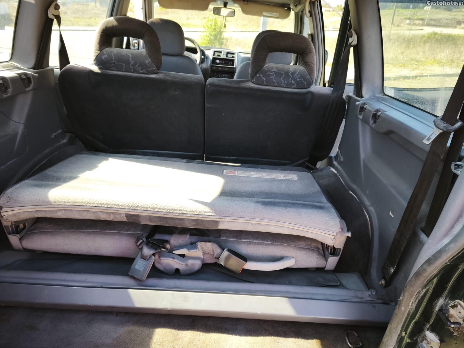 Nissan Terrano 2.7TDI — fotografia 3