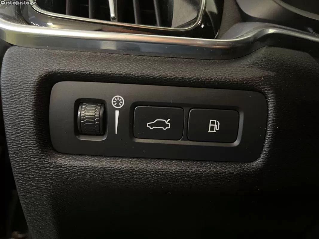 Volvo V60 2.0 t6 awd te inscription — fotografia 6