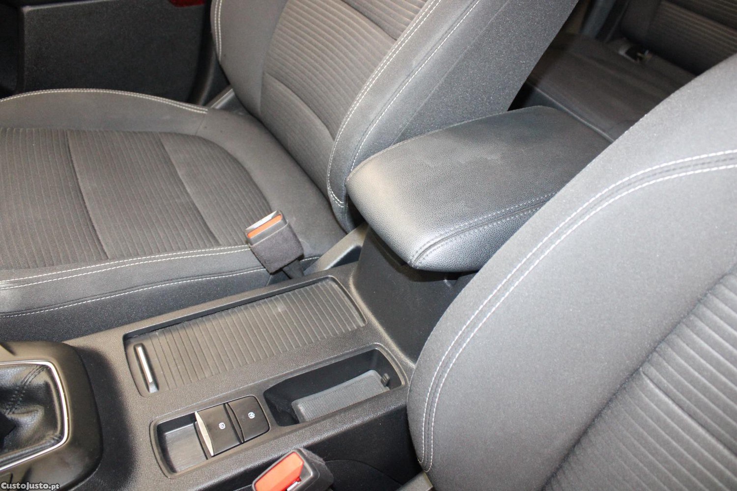 Ford Kuga 1.5 TDCI ECOBLUE TITANIUM — fotografia 7