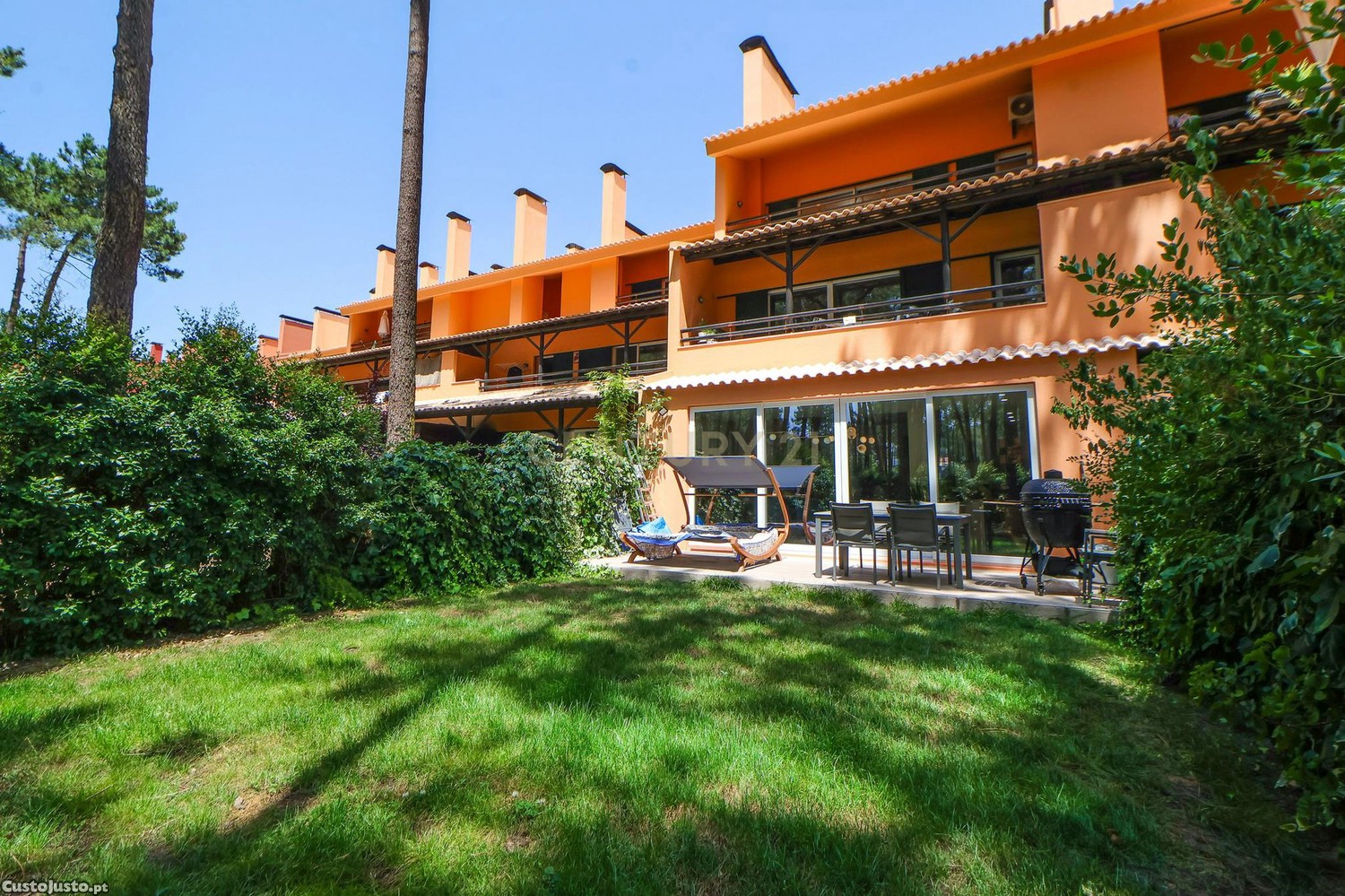 Viva com Conforto na Herdade da Aroeira | Apartamento T2 Remodelado | Logradouros | Golf & Natureza