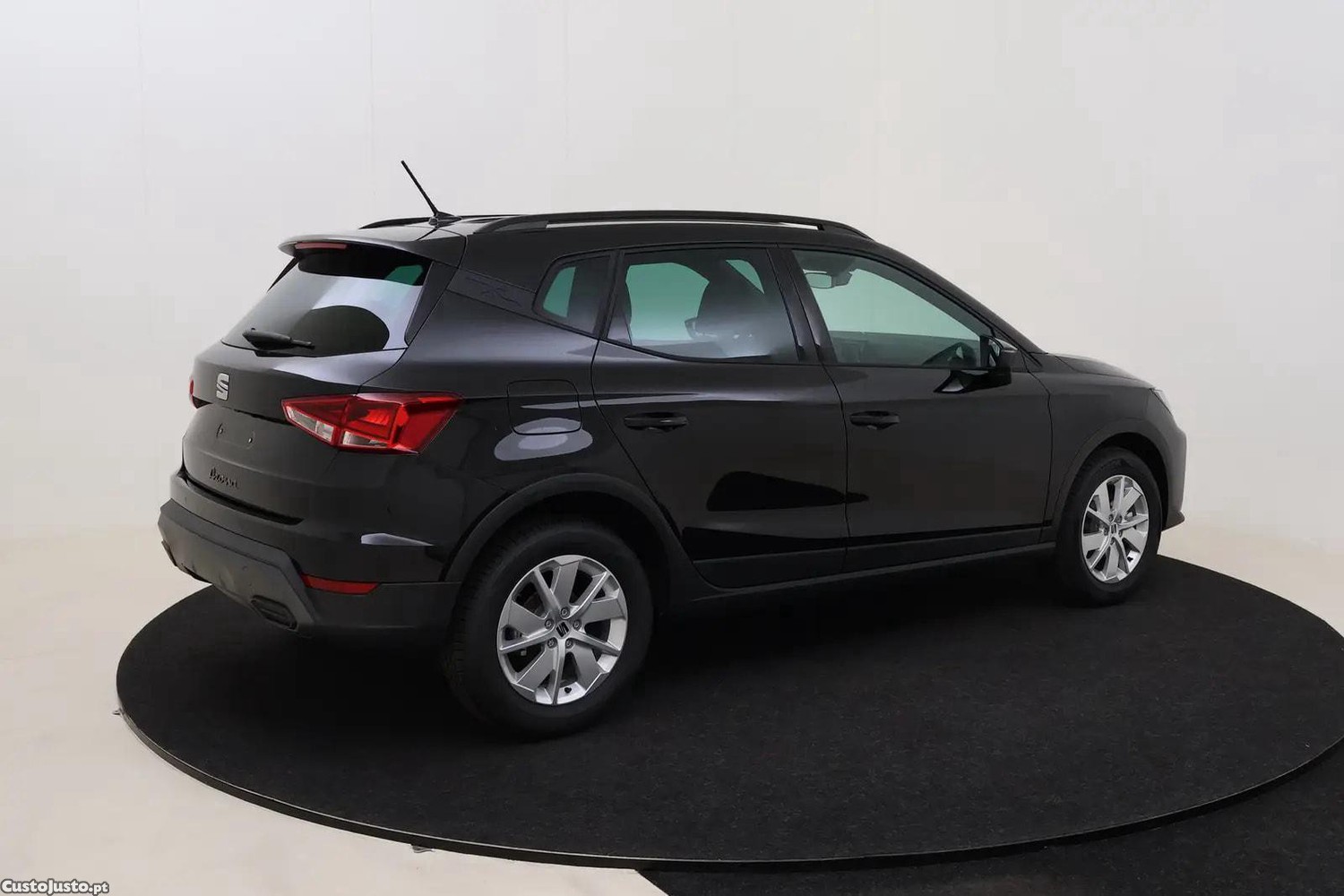 SEAT Arona Play Plus — fotografia 14