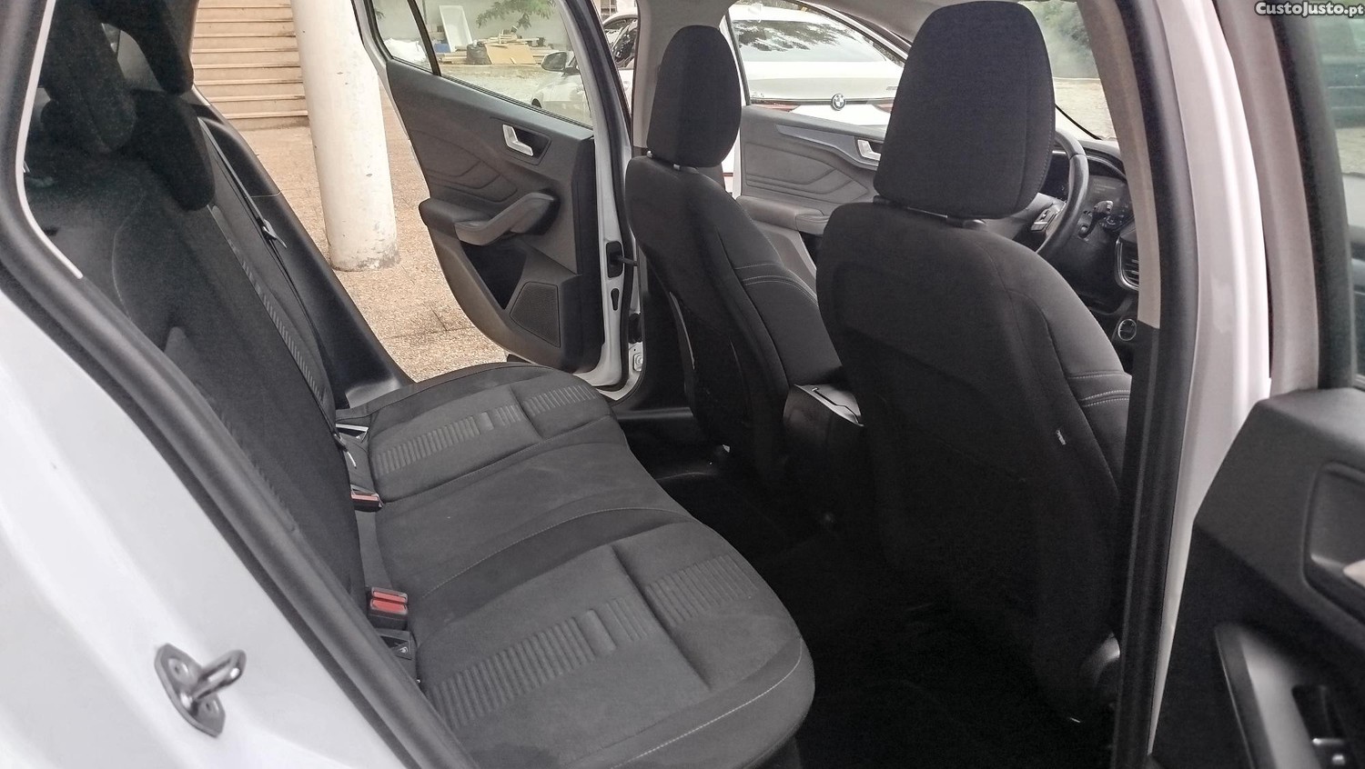 Ford Focus SW 1.5 TDCi Active Aut. — fotografia 6