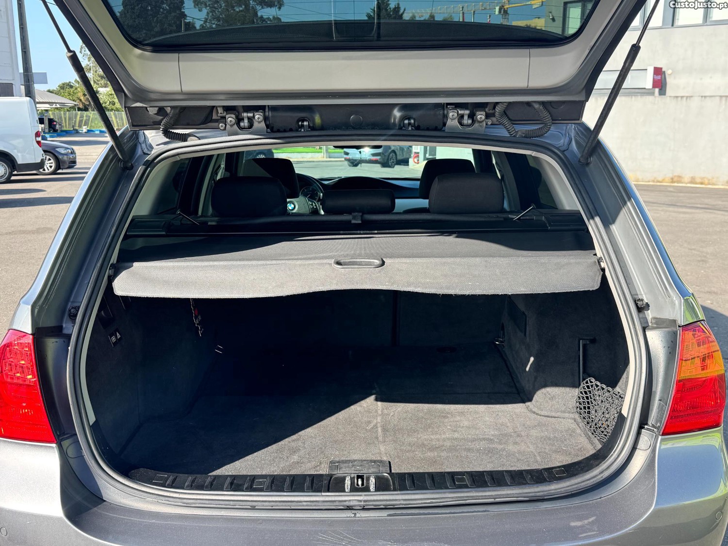 BMW 320 e91 — fotografia 9