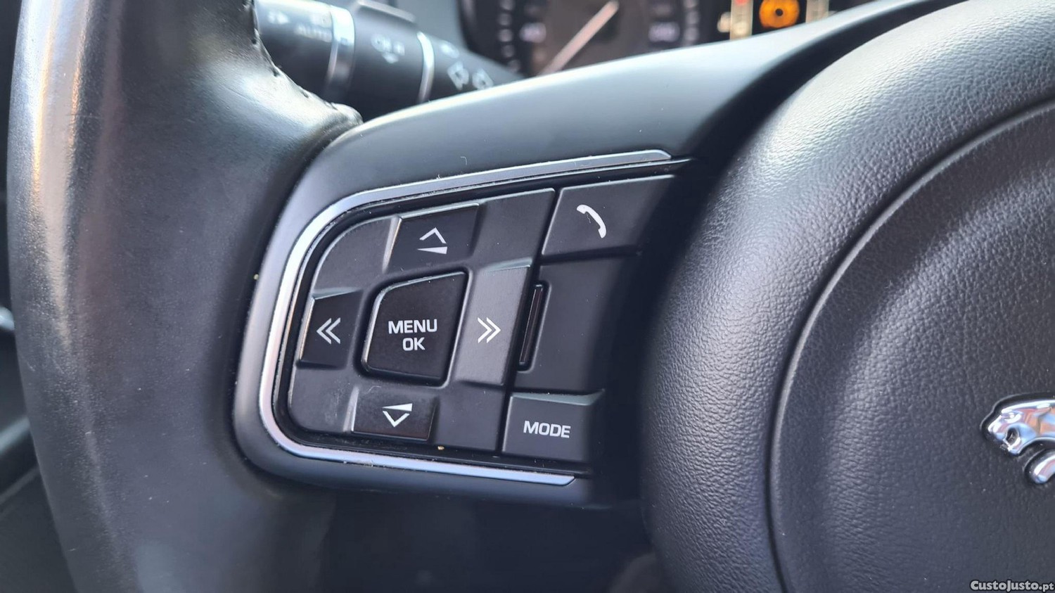 Jaguar XE 2.0 D Prestige — fotografia 17
