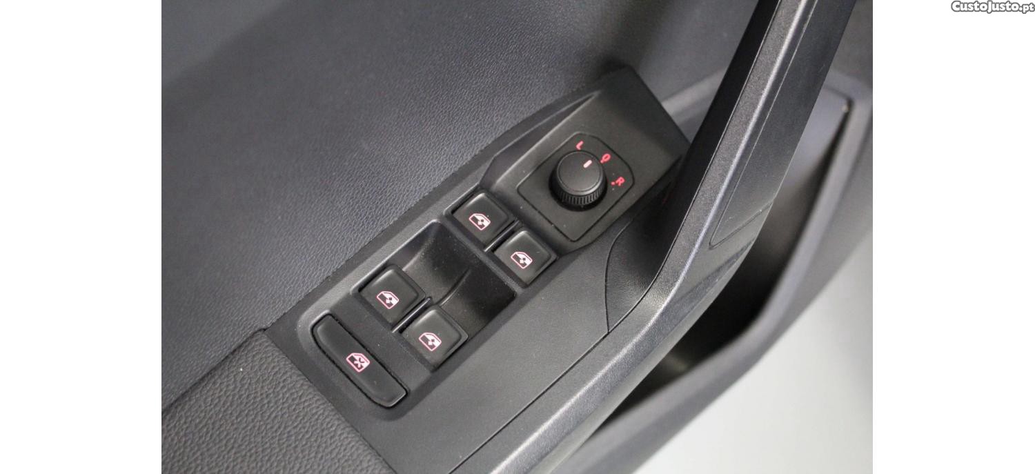 SEAT Ibiza 1.0 TSI Reference 95cv — fotografia 4