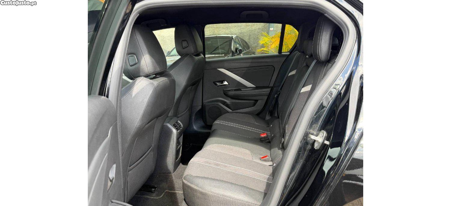Opel Astra GS 1.2 T 130cv — fotografia 20