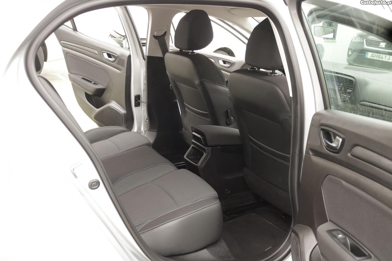 Renault Mégane 1.5 Blue DCI Zen — fotografia 37