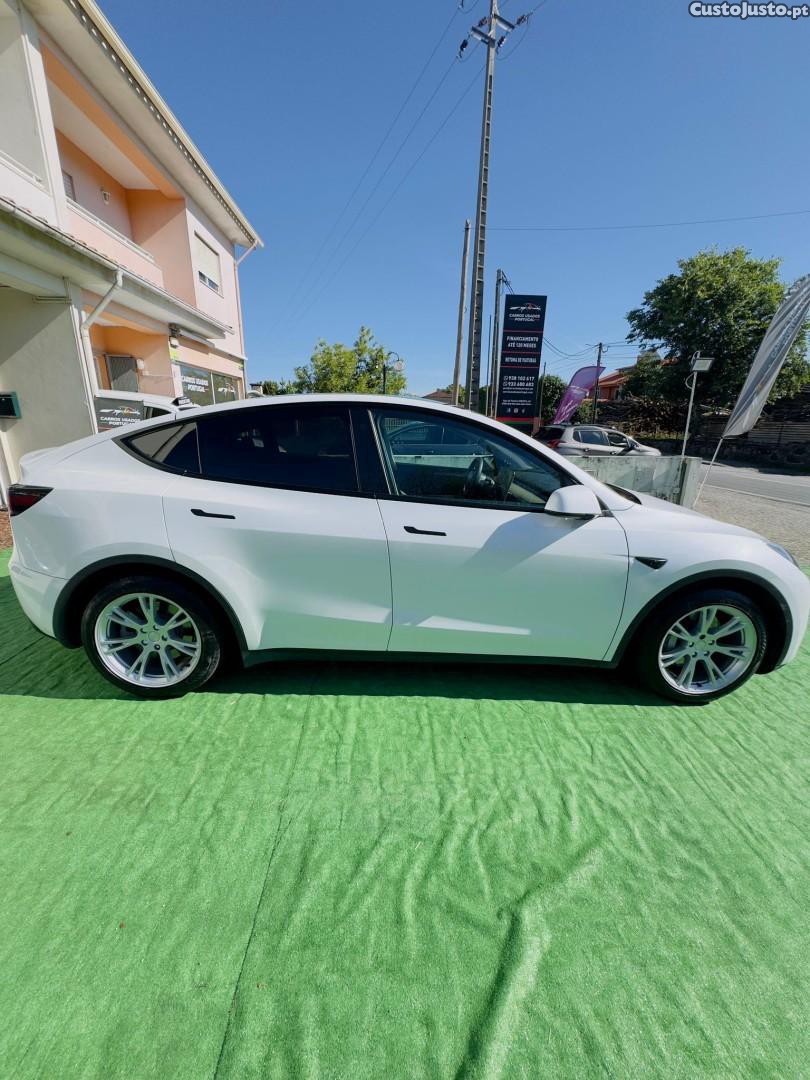 Tesla Model Y Tração Traseira — fotografia 8