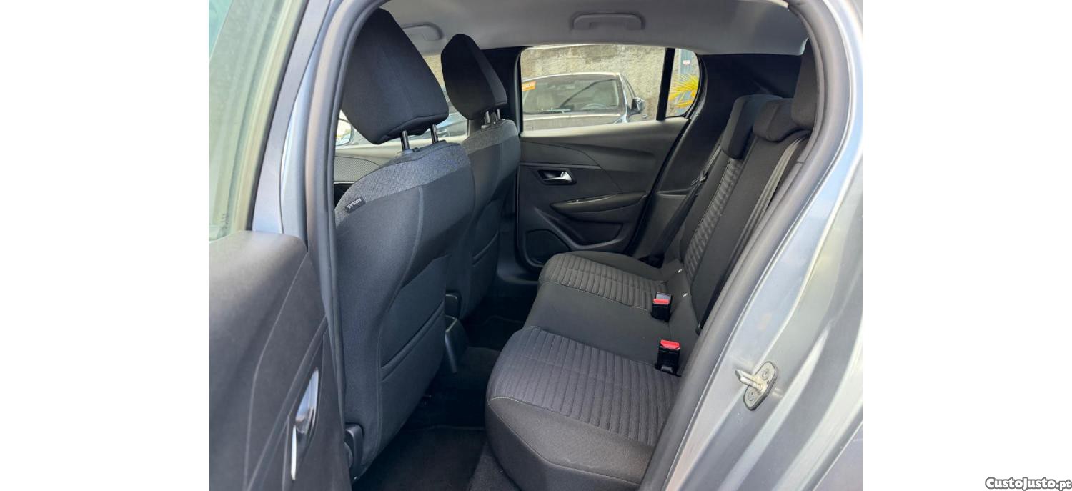 Peugeot 208 ActivePack 1.2Puretech 100cv — fotografia 10