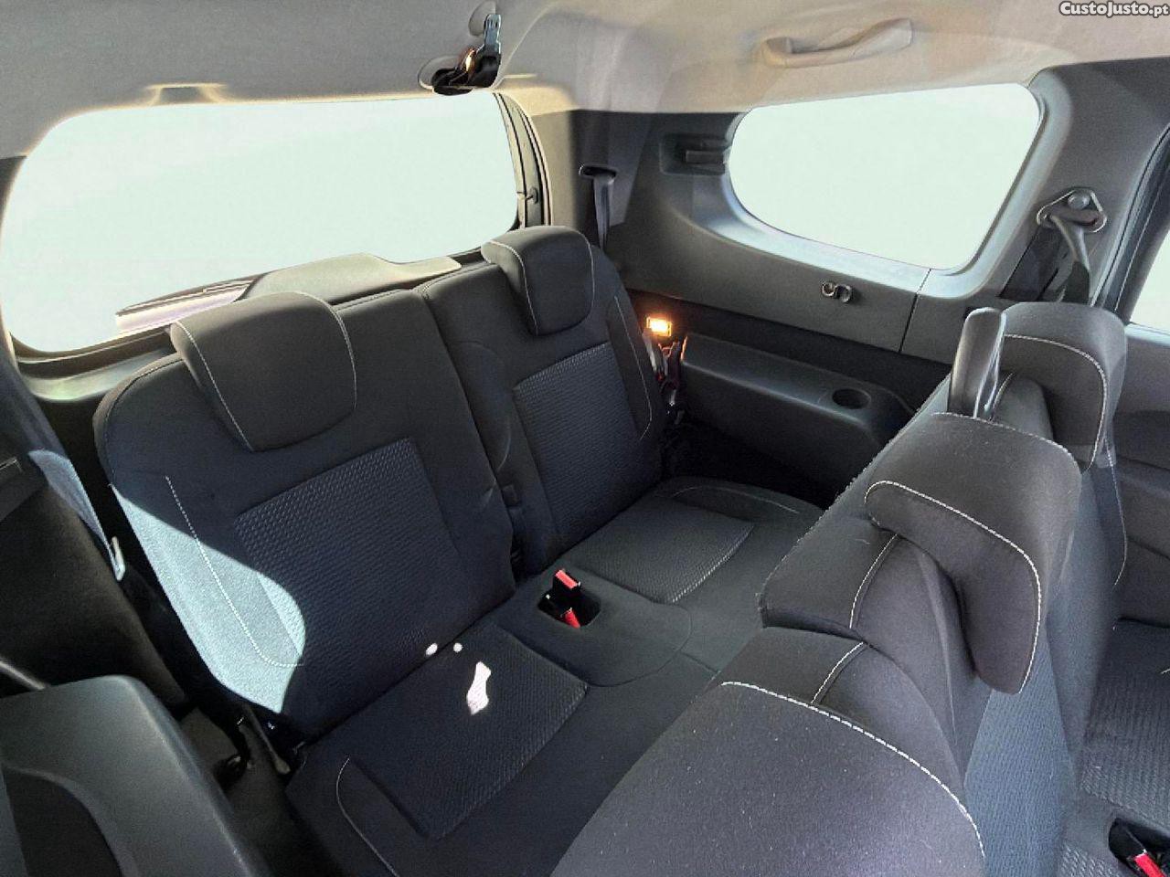 Dacia Lodgy 1.2 TCe Confort 7L — fotografia 4
