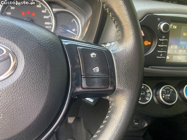 Toyota Yaris 1.0 VVT-i Comfort — fotografia 19