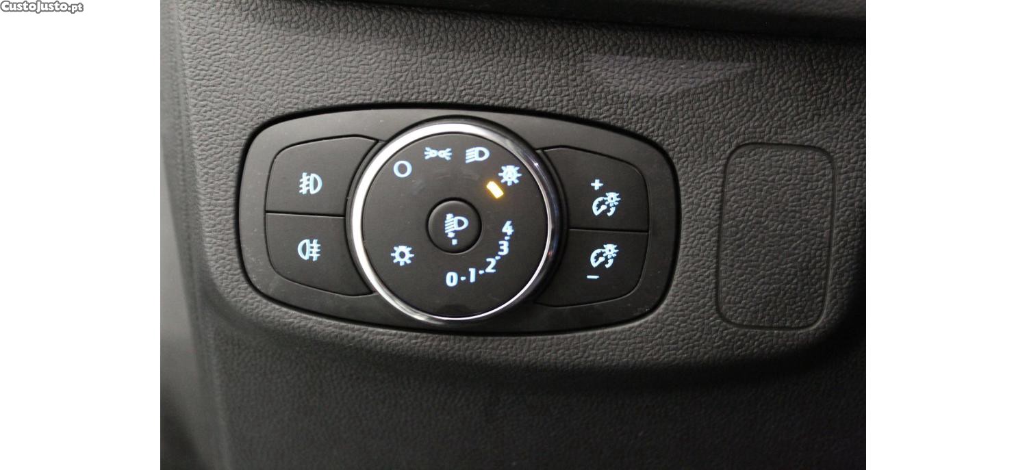 Ford Focus 1.0 EcoBoost MHEV ST-Line Aut. — fotografia 4
