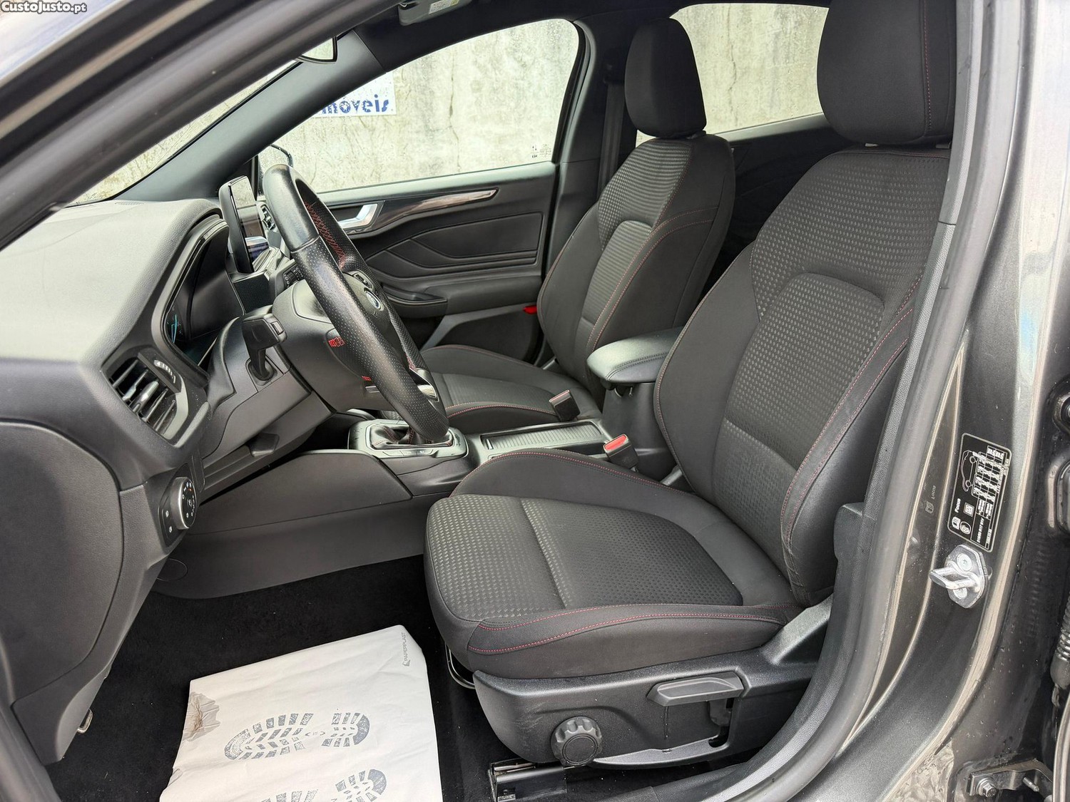 Ford Focus 1.0 EcoBoost Hybrid ST-LINE — fotografia 10