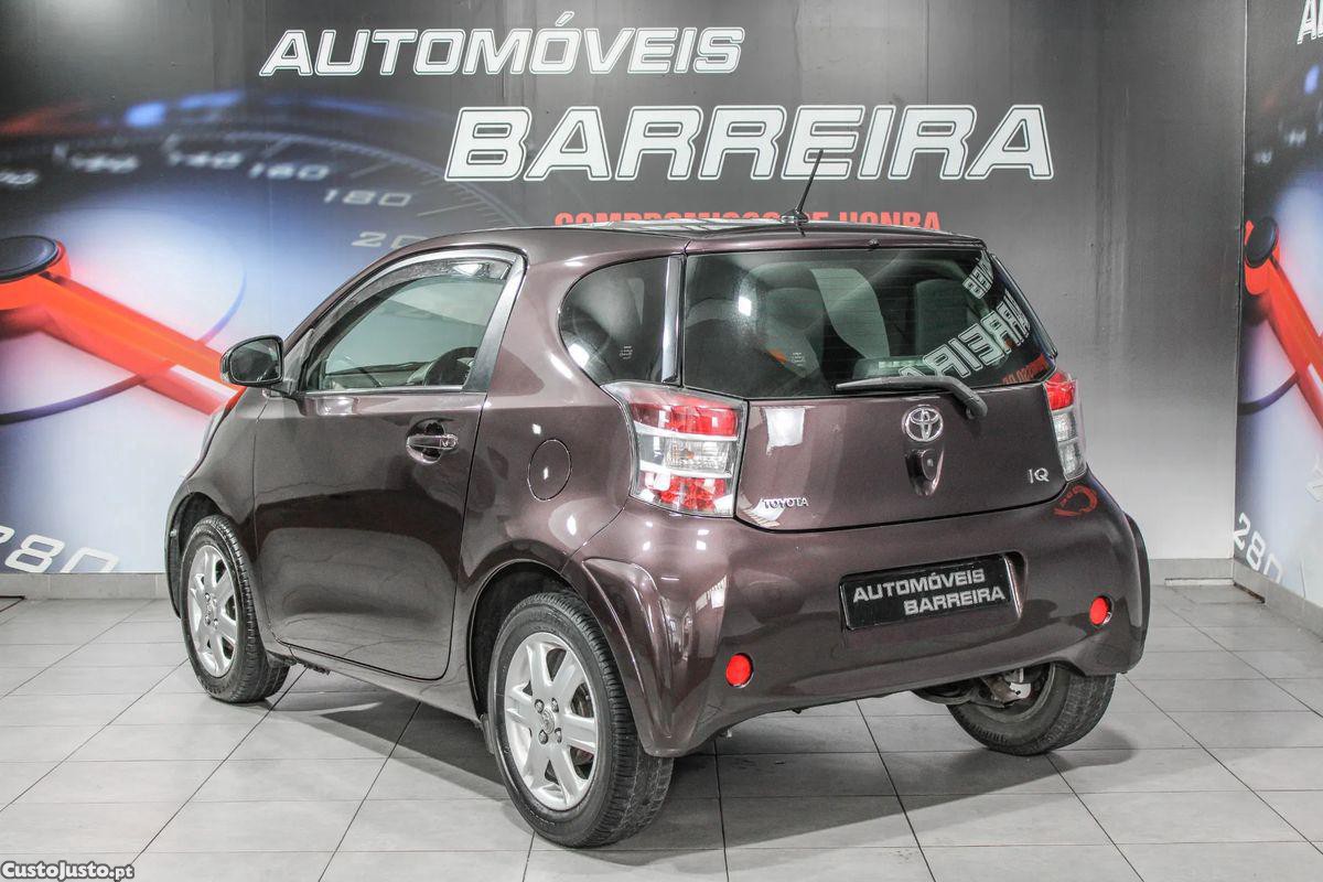 Toyota iQ 1.0 VVT-i Essential+AC - 11 foto 2
