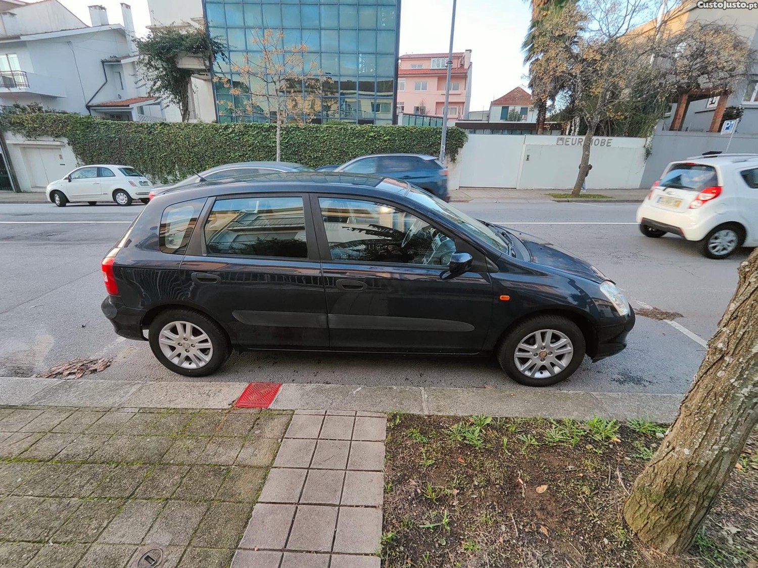 Honda Civic 1.4 // AC Gasolina 90 cv de 09/2003 — fotografia 6