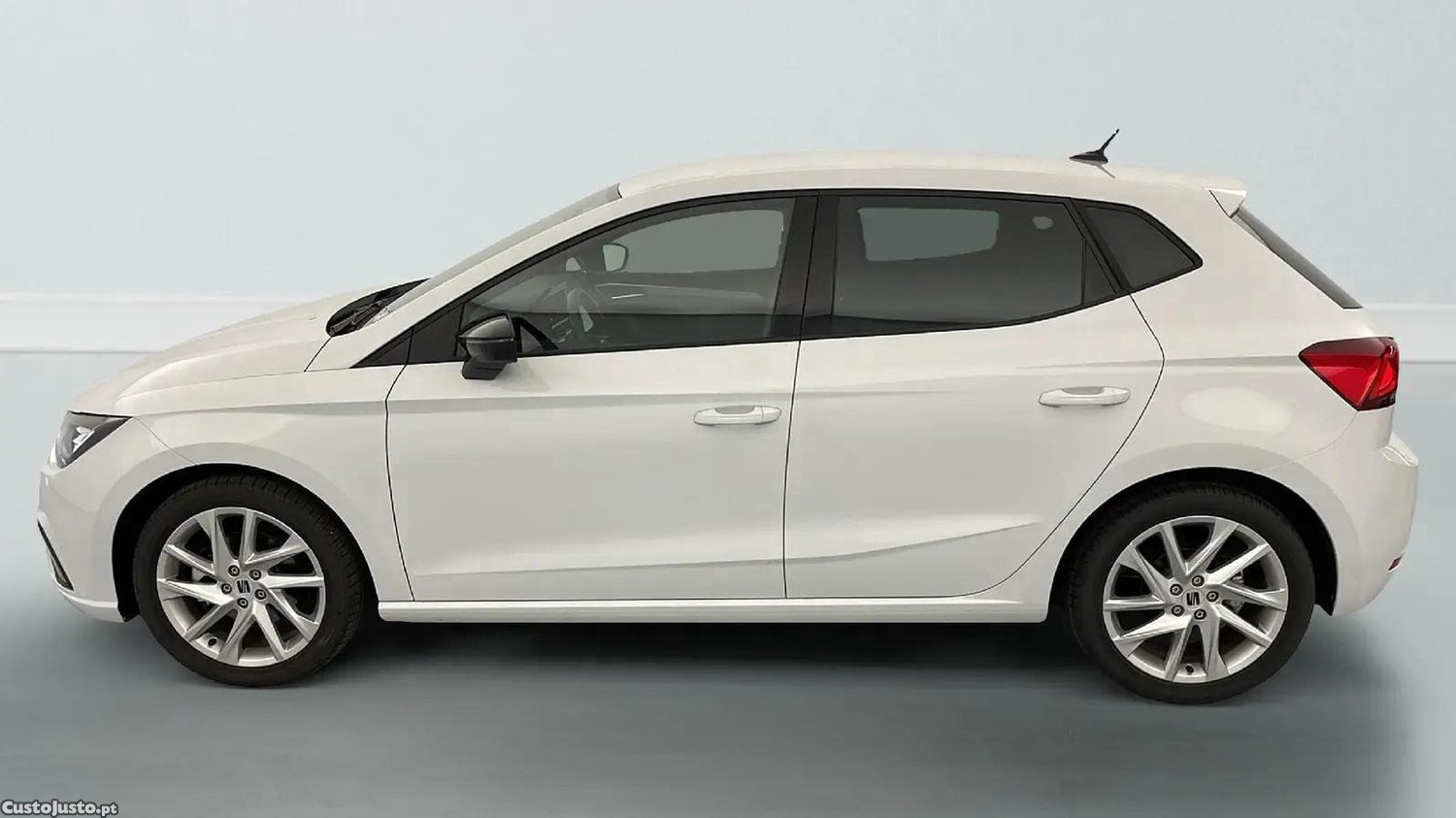 SEAT Ibiza 1.0 TSI 115 CH S/S DSG7 FR — fotografia 15