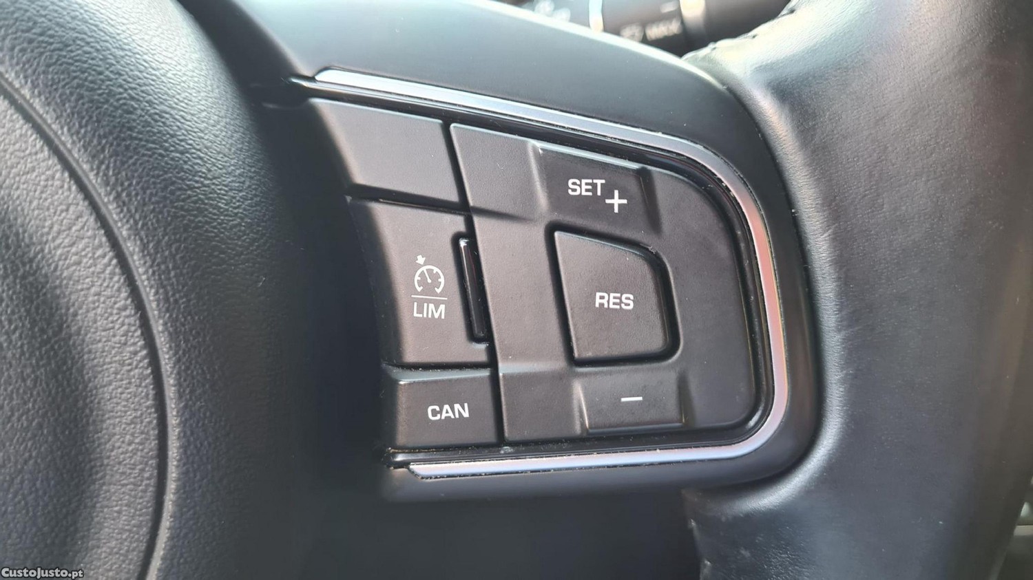 Jaguar XE 2.0 D Prestige — fotografia 16