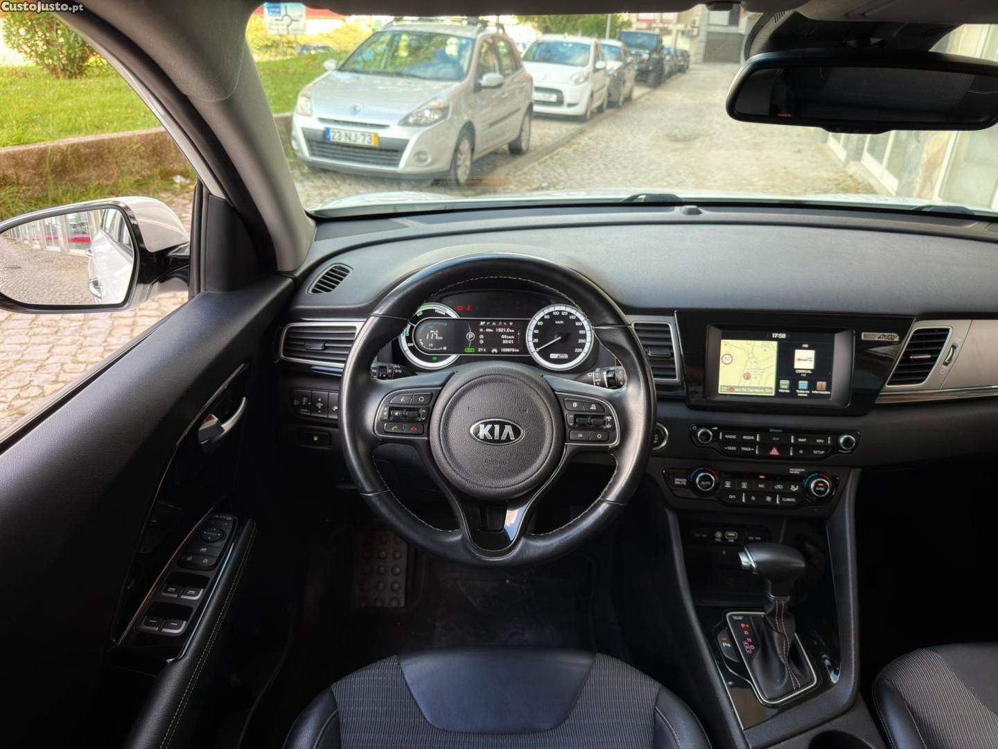 Kia Niro 1.6 GDi HEV Drive — fotografia 18