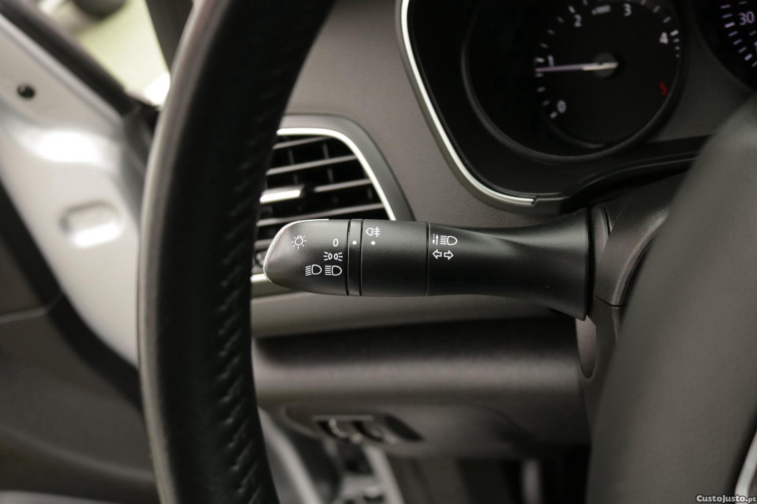 Renault Mégane 1.5 Blue DCI Zen — fotografia 31
