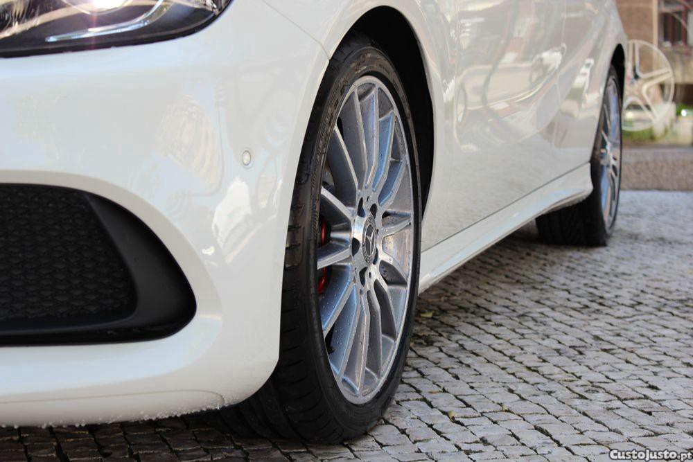 Mercedes-Benz A 180 d AMG Line Aut. — fotografia 13
