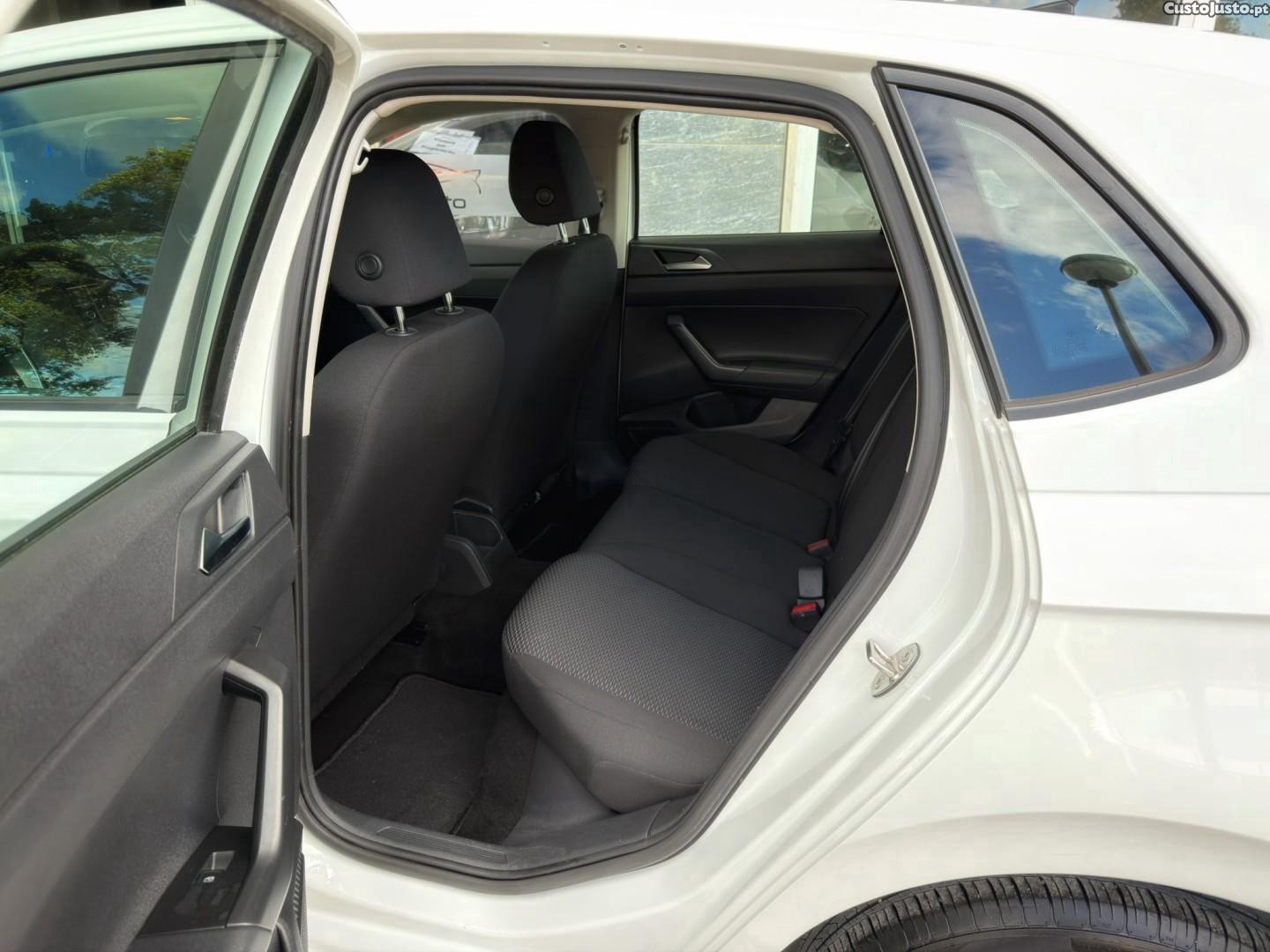 Volkswagen Polo 1.0 Confortline — fotografia 16