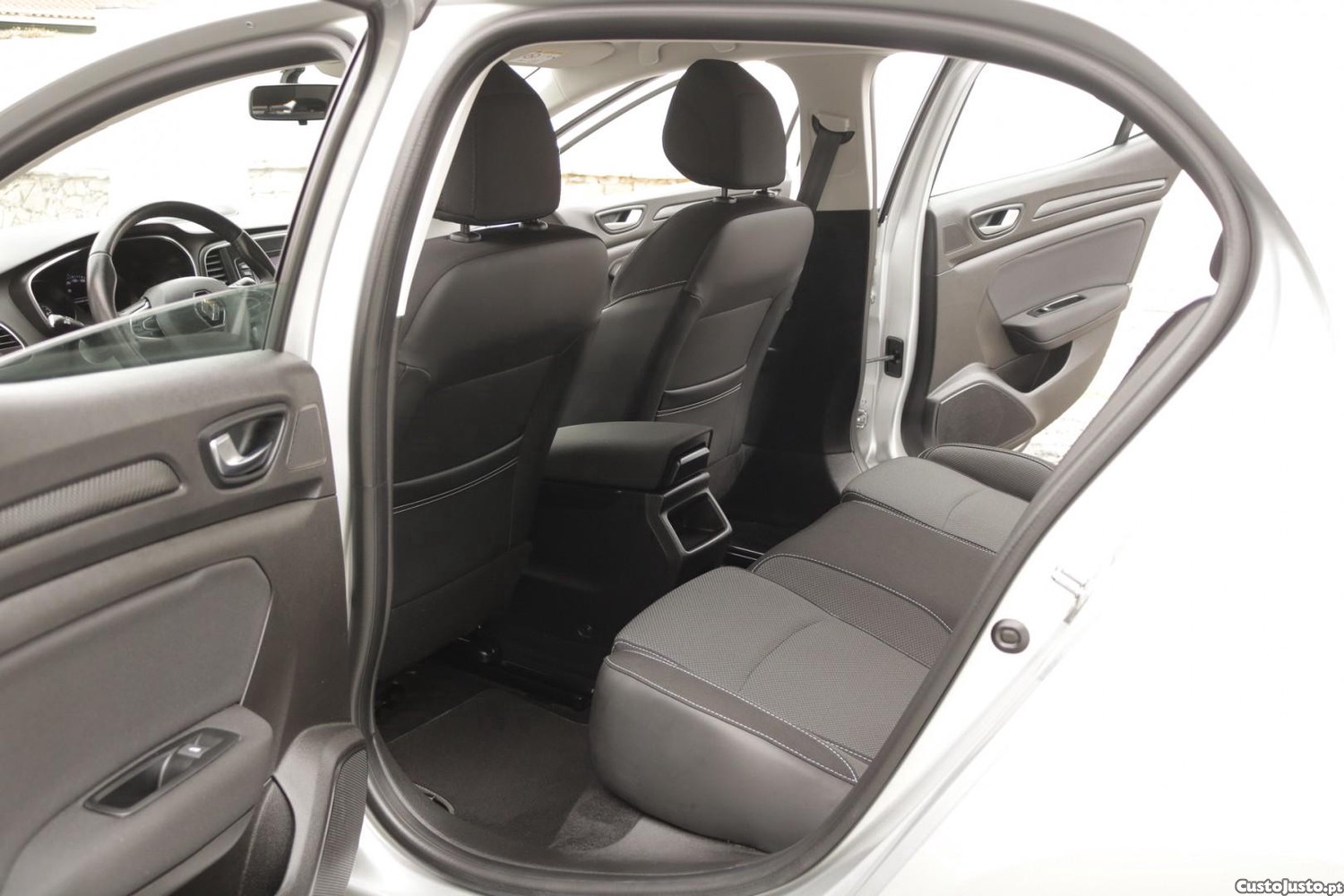 Renault Mégane 1.5 Blue DCI Zen — fotografia 36