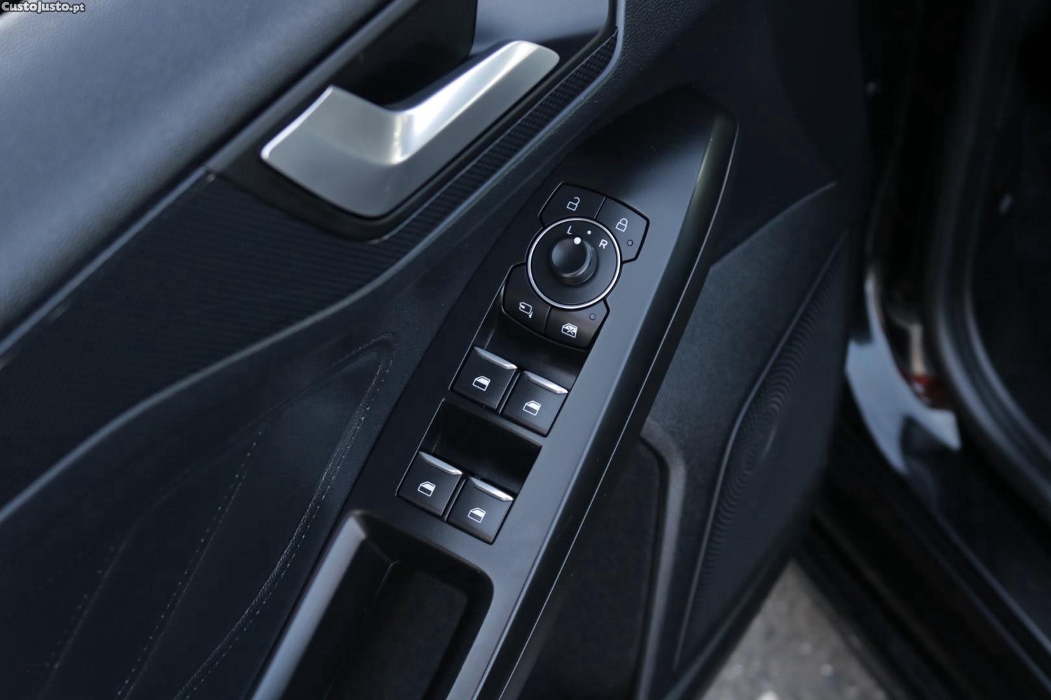 Ford Focus SW 1.0 EcoBoost ST-Line Auto 125cv — fotografia 28