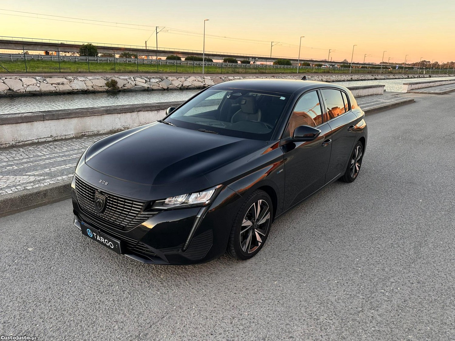 Peugeot 308 1.6 Hybrid Allure Pack e-EAT8 - 22 — photo 4