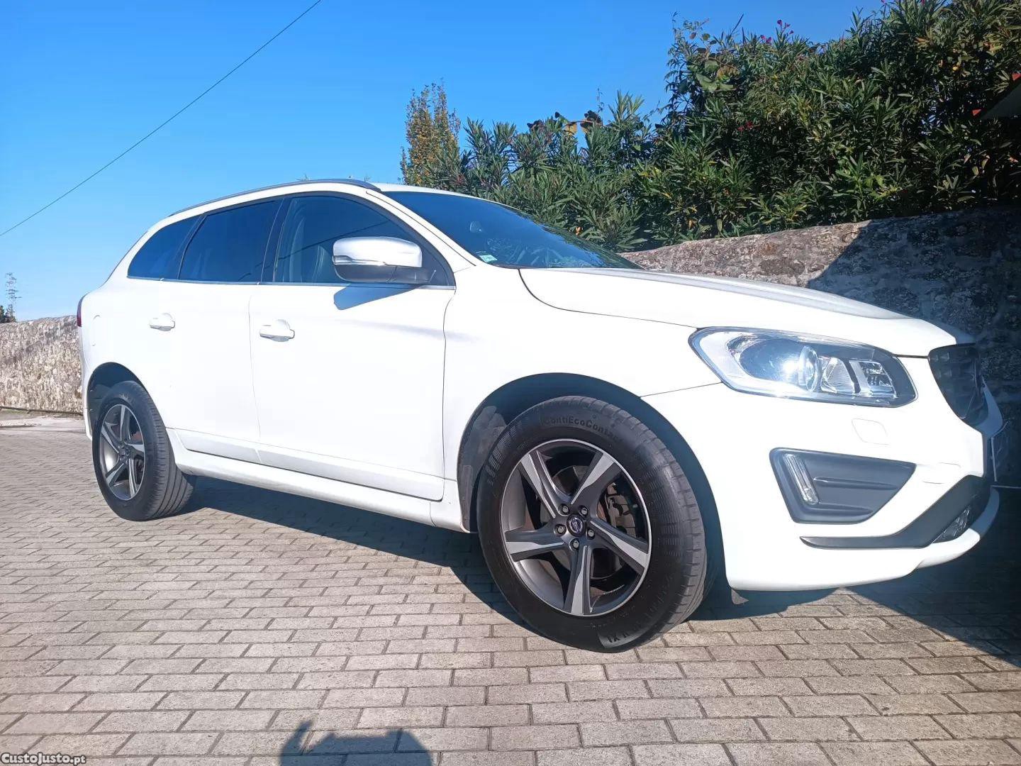 Volvo XC60 2.0 d4 r-design - 15 foto 3