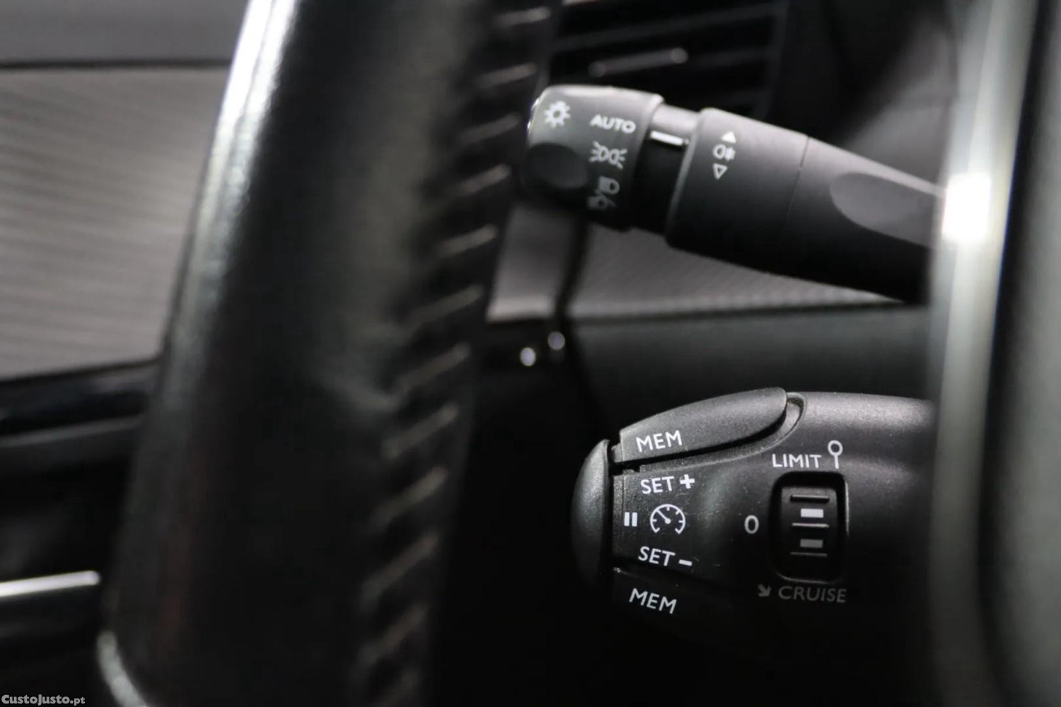 Peugeot 208 1.2 PureTech Active Pack — fotografia 3