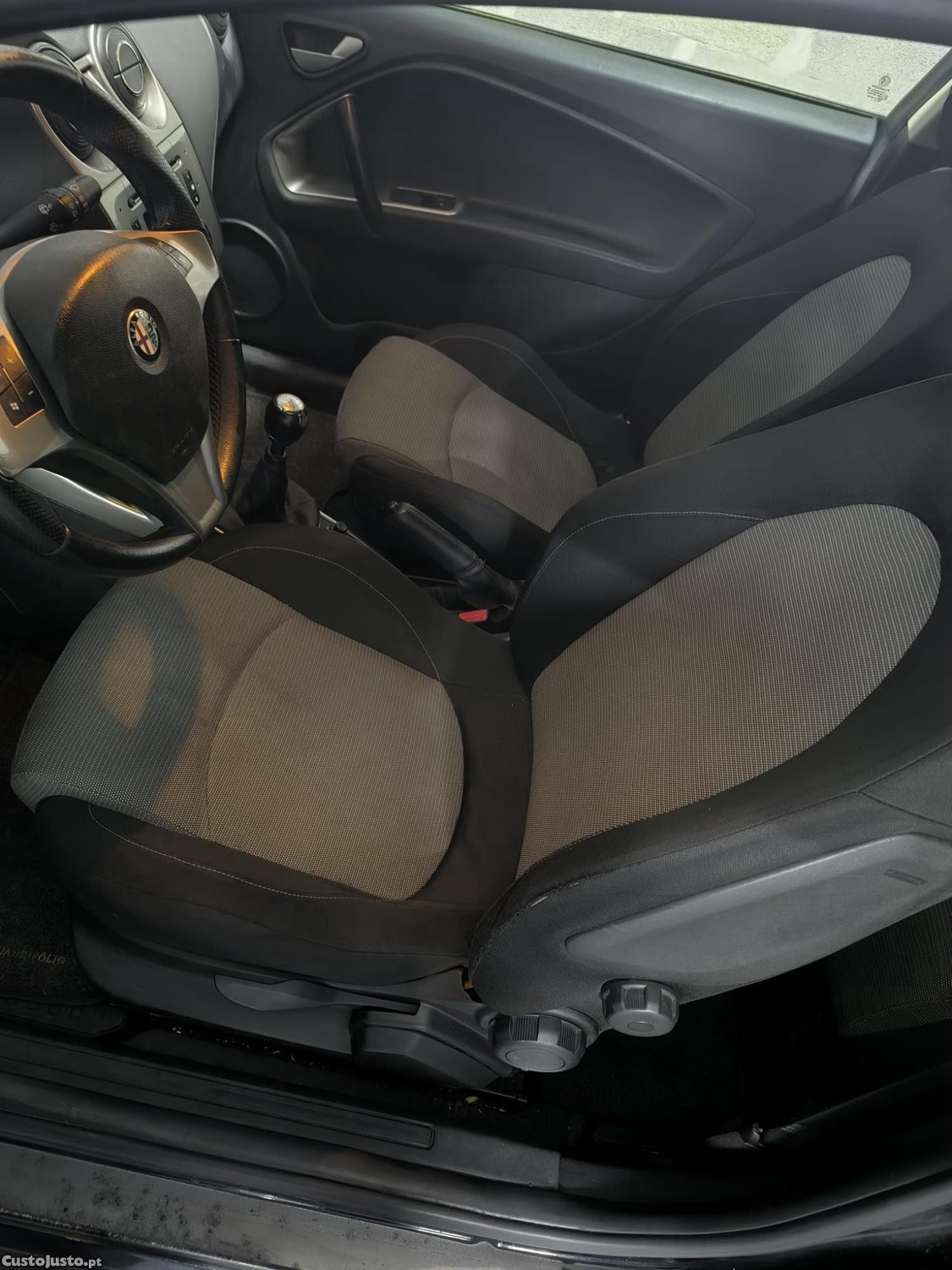 Alfa Romeo MiTo 1.3 JTDM BLACK MATTE — fotografia 8