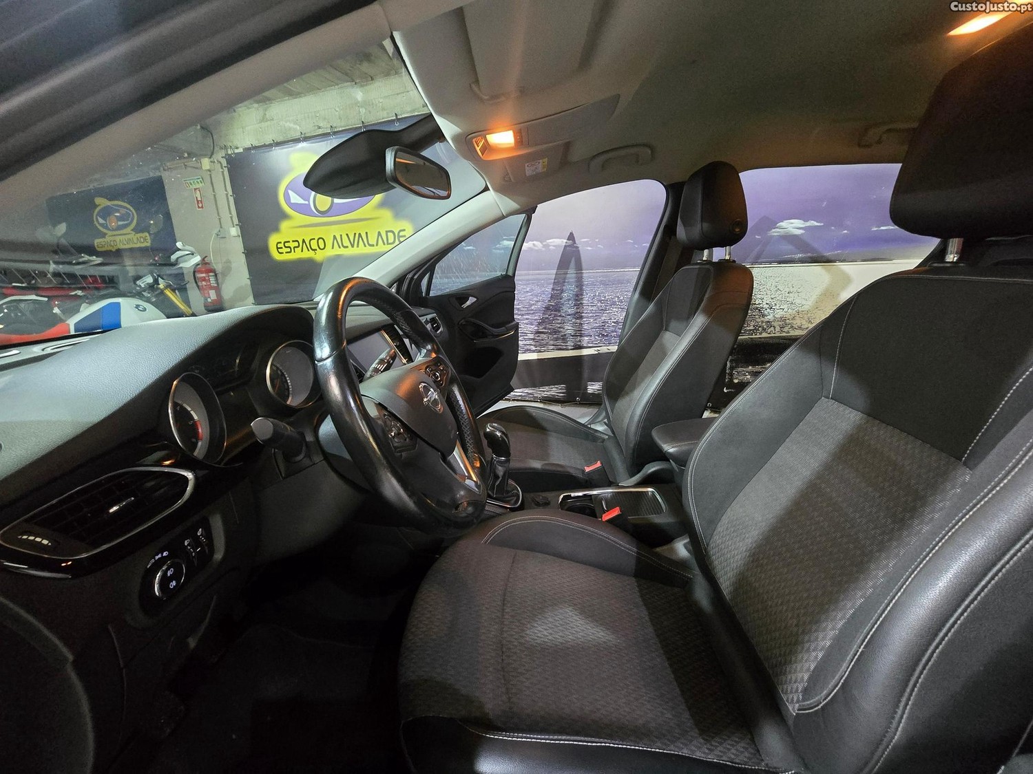 Opel Astra Sports Tourer 1.6 CDTI Dynamic S/S — fotografia 12