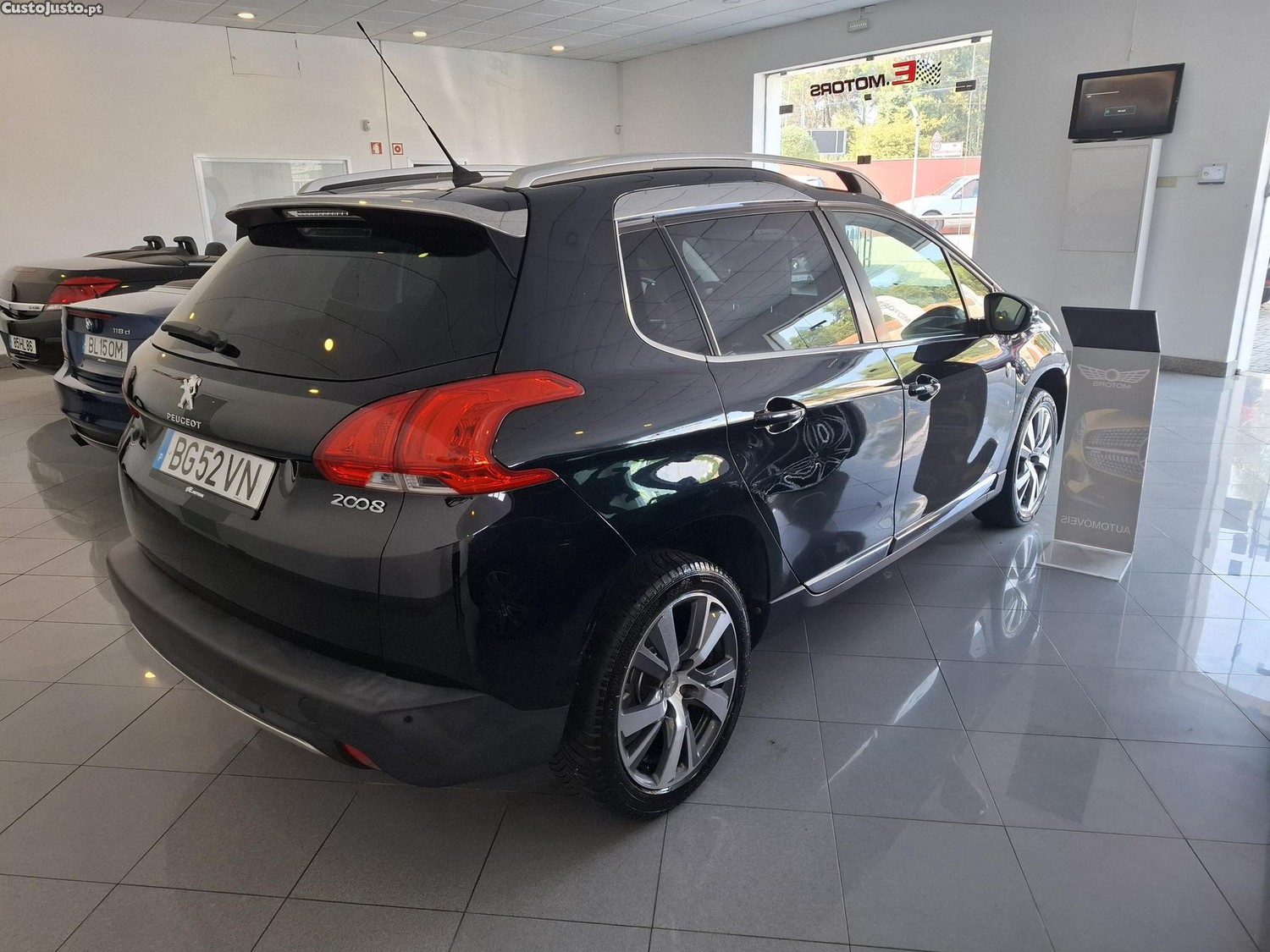 Peugeot 2008 1.2 vti — photo 5