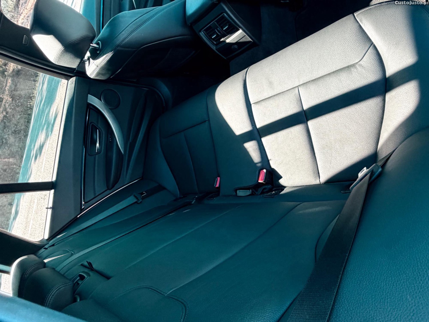 BMW 335 Xdrive — fotografia 2