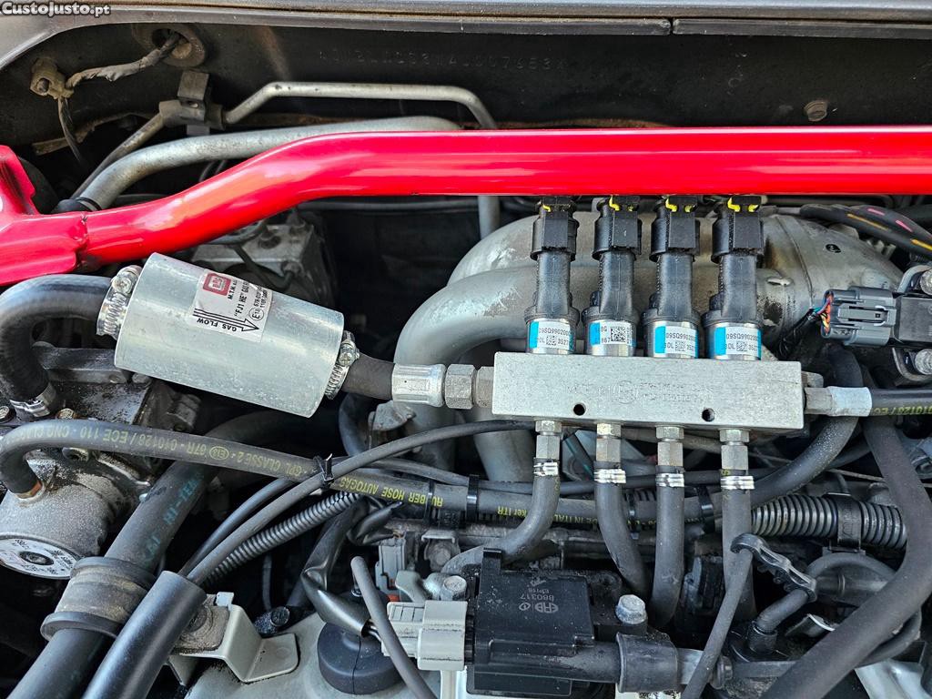 Mitsubishi Lancer Sw 1.6i 100cv a GPL 01/2005 — fotografia 3