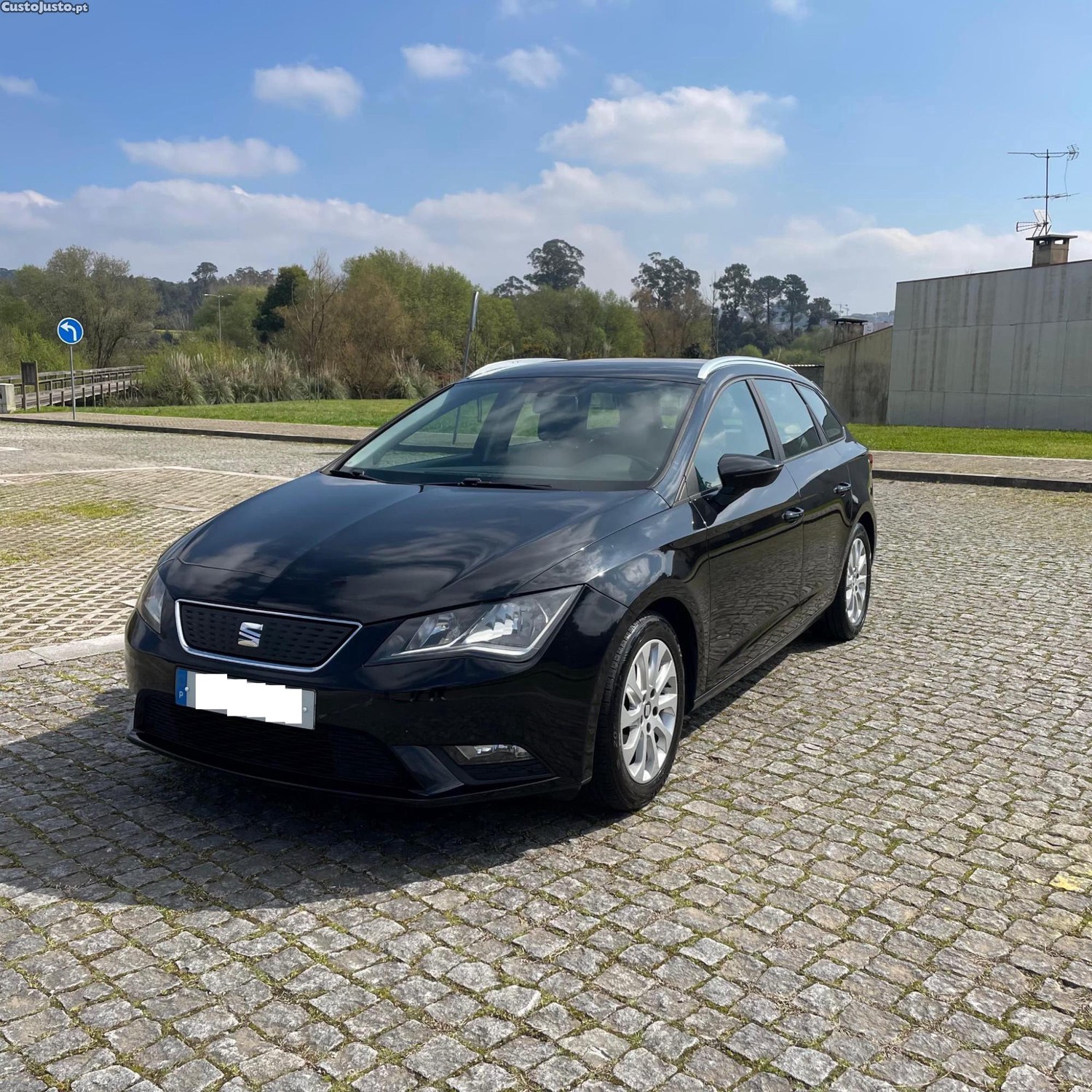 SEAT Leon 1.6 TDI 116cv SW — fotografia 5