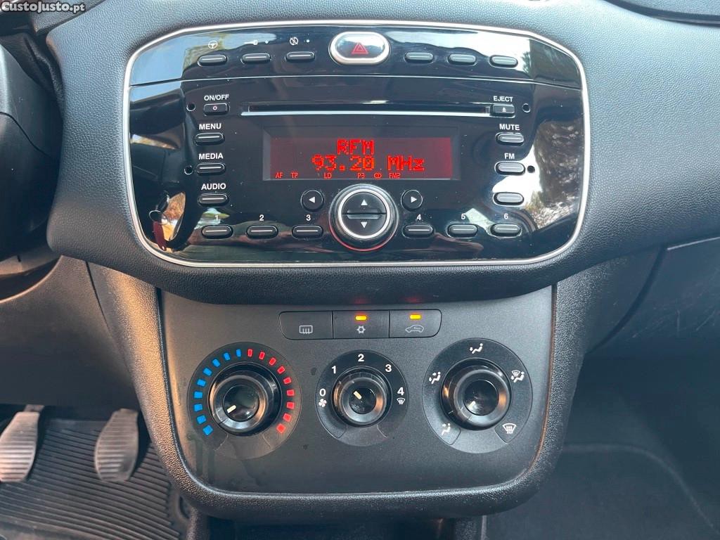Fiat Punto 1.3 M-Jet Lounge — fotografia 5