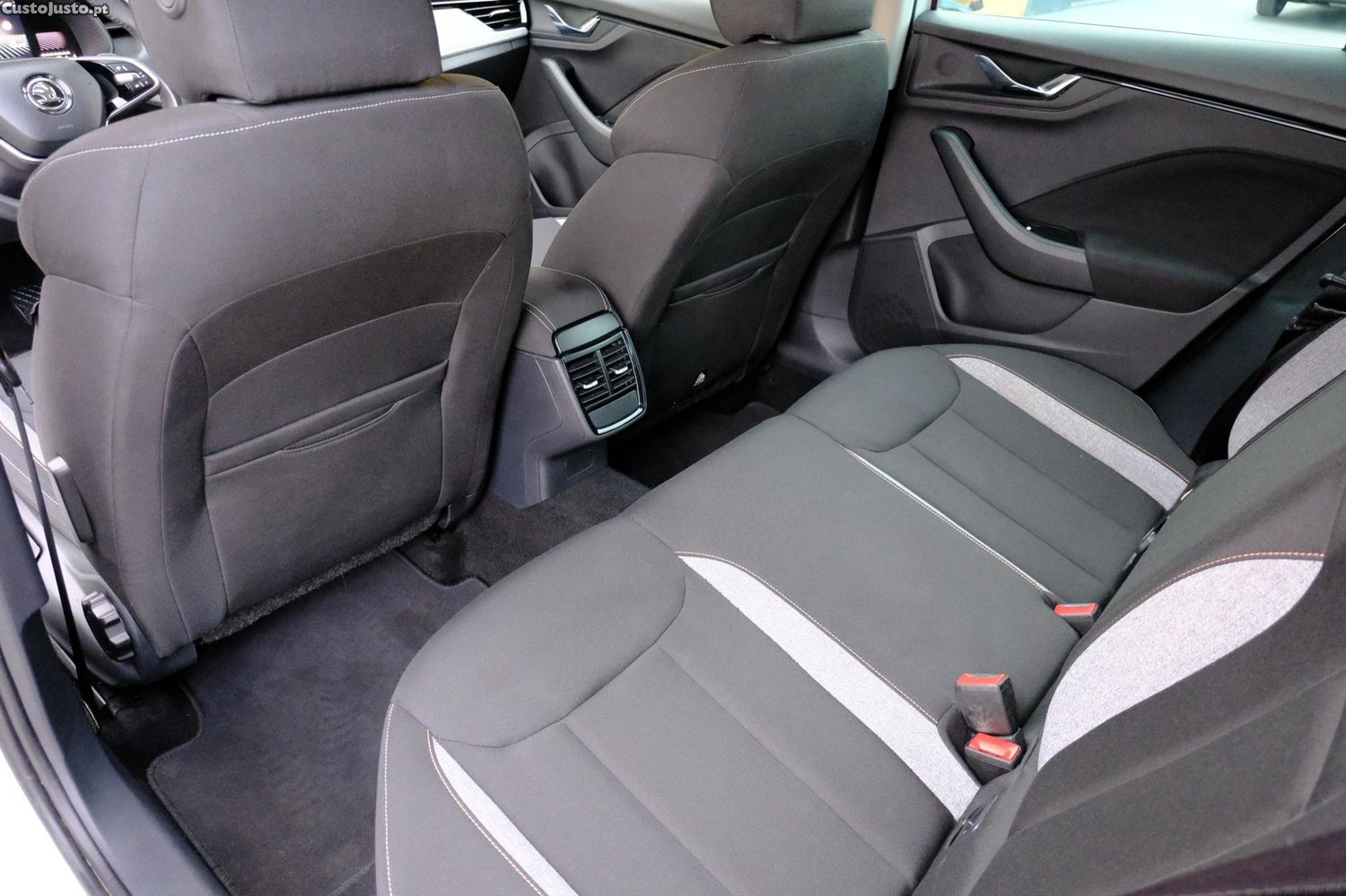Skoda Kamiq 1.0 TSI DSG — fotografia 16