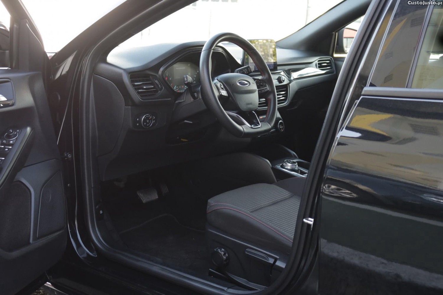 Ford Focus SW 1.0 EcoBoost ST-Line Auto 125cv — fotografia 41