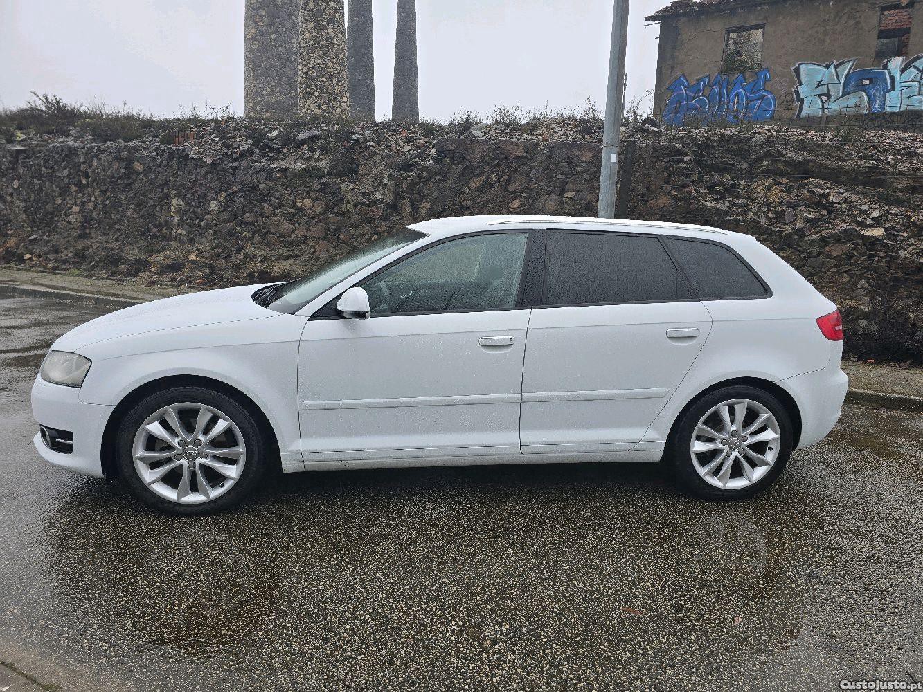 Audi A3 1.6 tdi full extras — fotografia 9