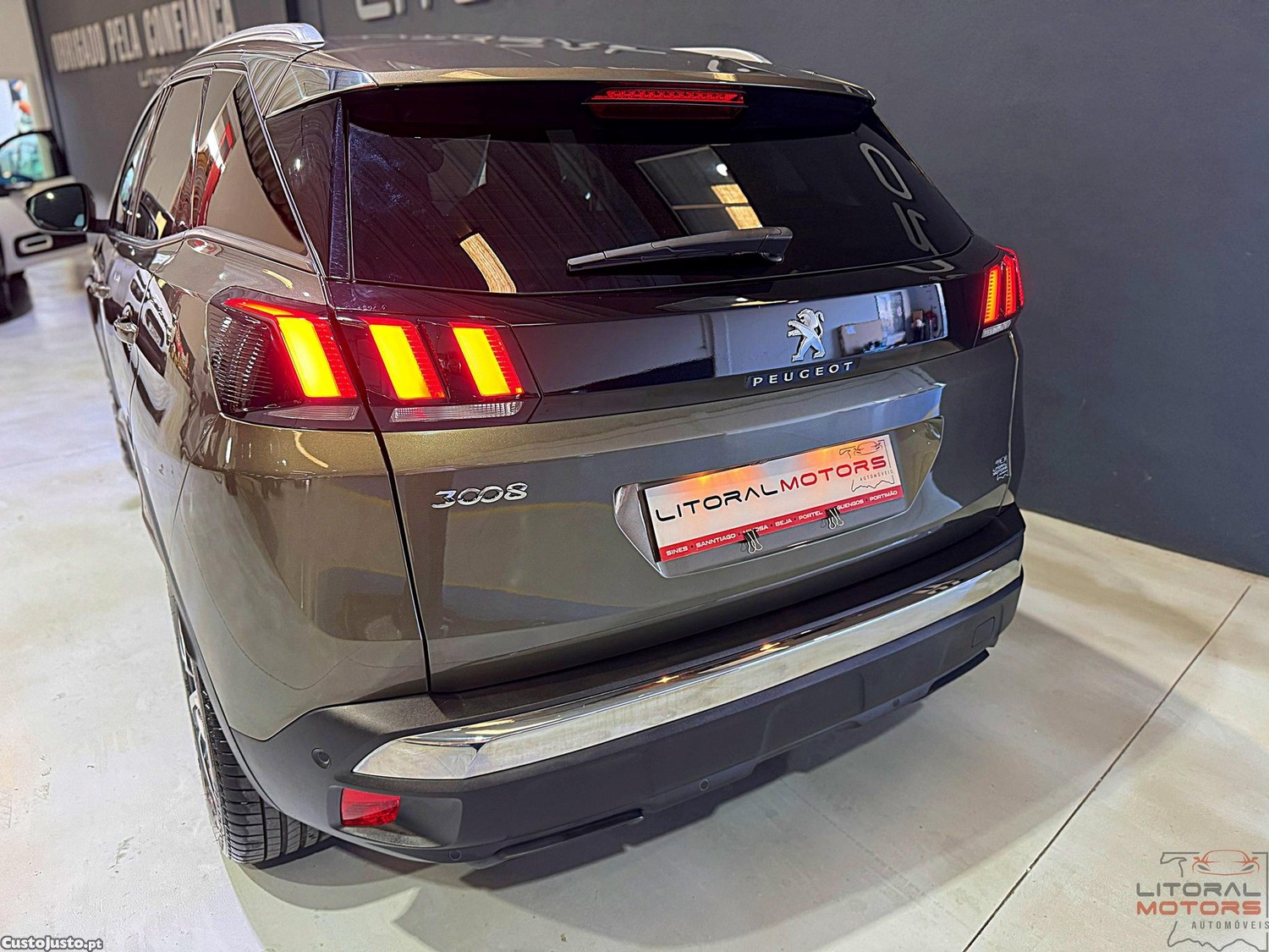 Peugeot 3008 1.2 PureTech Allure Pack EAT8 — fotografia 17