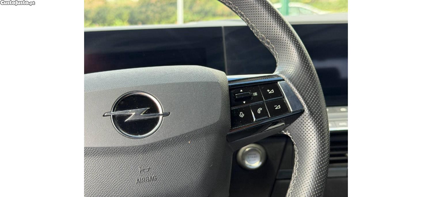 Opel Astra GS 1.2 T 130cv — fotografia 8