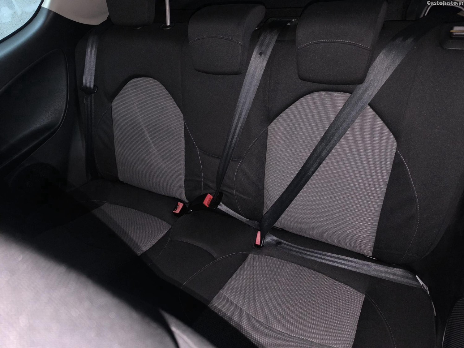 Alfa Romeo MiTo 1.3 JTDM BLACK MATTE — fotografia 7