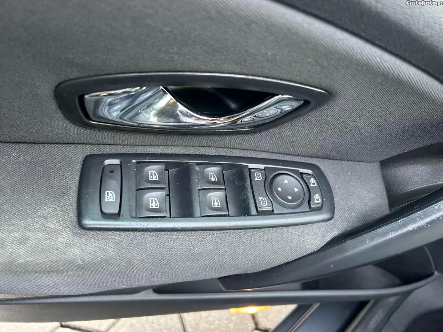 Renault Mégane 1.5 dci limited — fotografia 13