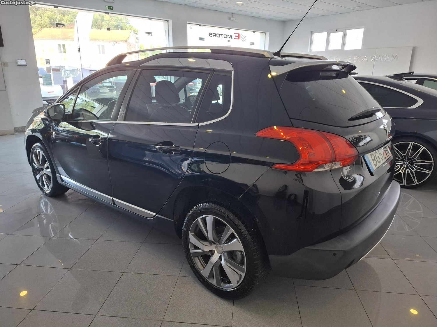 Peugeot 2008 1.2 vti — photo 3