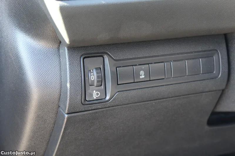 Peugeot 308 1.5 BlueHDi Active — fotografia 8