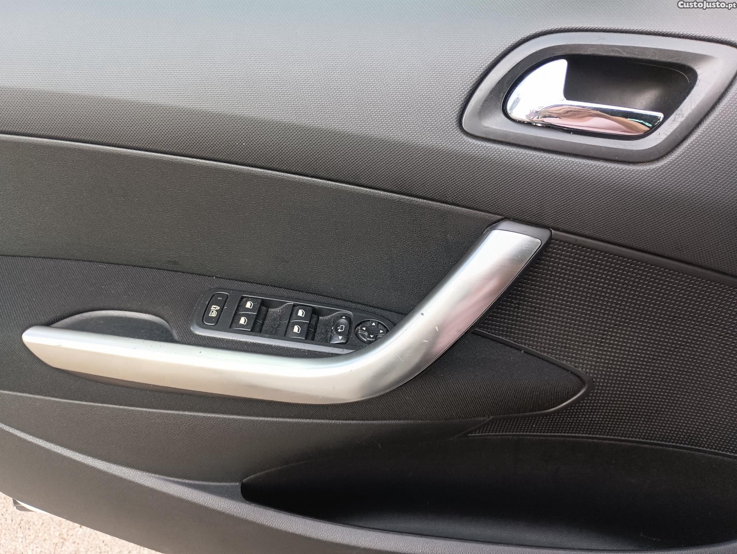 Peugeot 308 SW 1.6 HDi 112 CV NACIONAL — fotografia 8